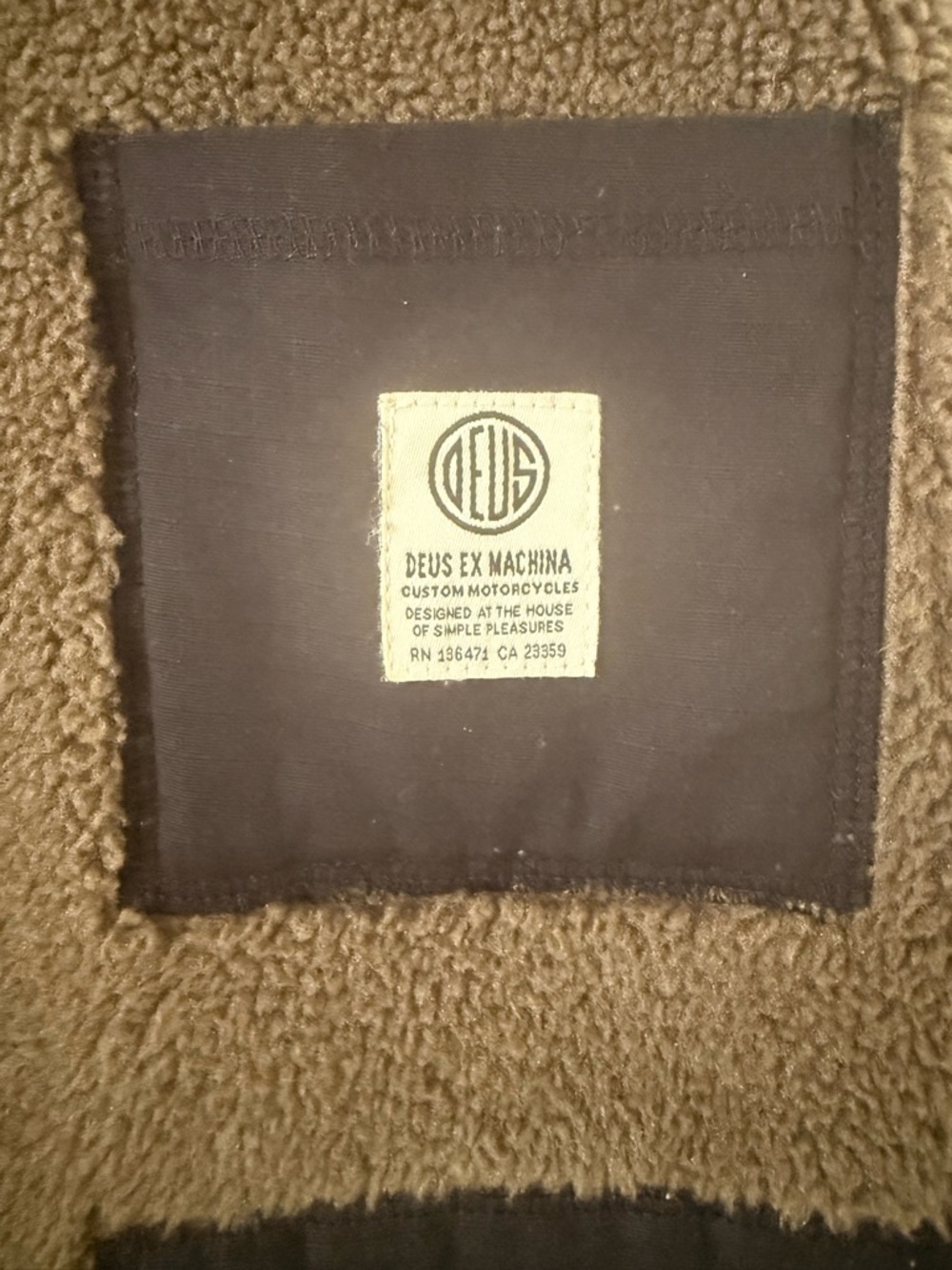 Olive Green Sherpa Jacket with Contrast Pockets - Picture 3 of 4
